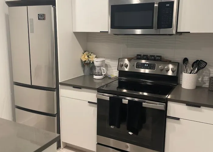 C&C Lofty East Dallas Apartment