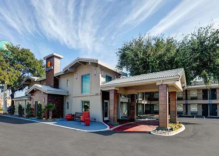 La Quinta Inn By Wyndham Dallas Uptown