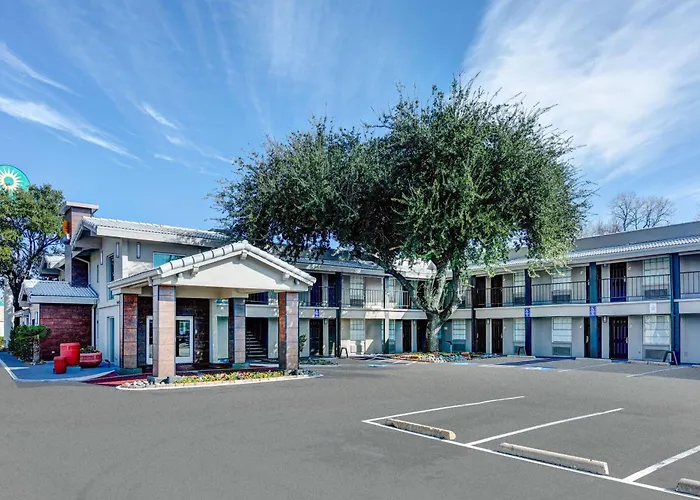 La Quinta Inn By Wyndham Dallas Uptown